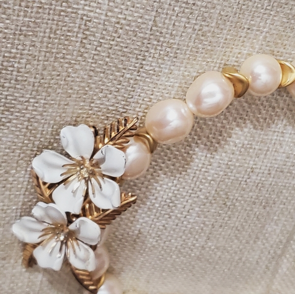 Trifari white gold enamel flower brooch RARE HTF 50's 60's signed vintage estate - Picture 12 of 16